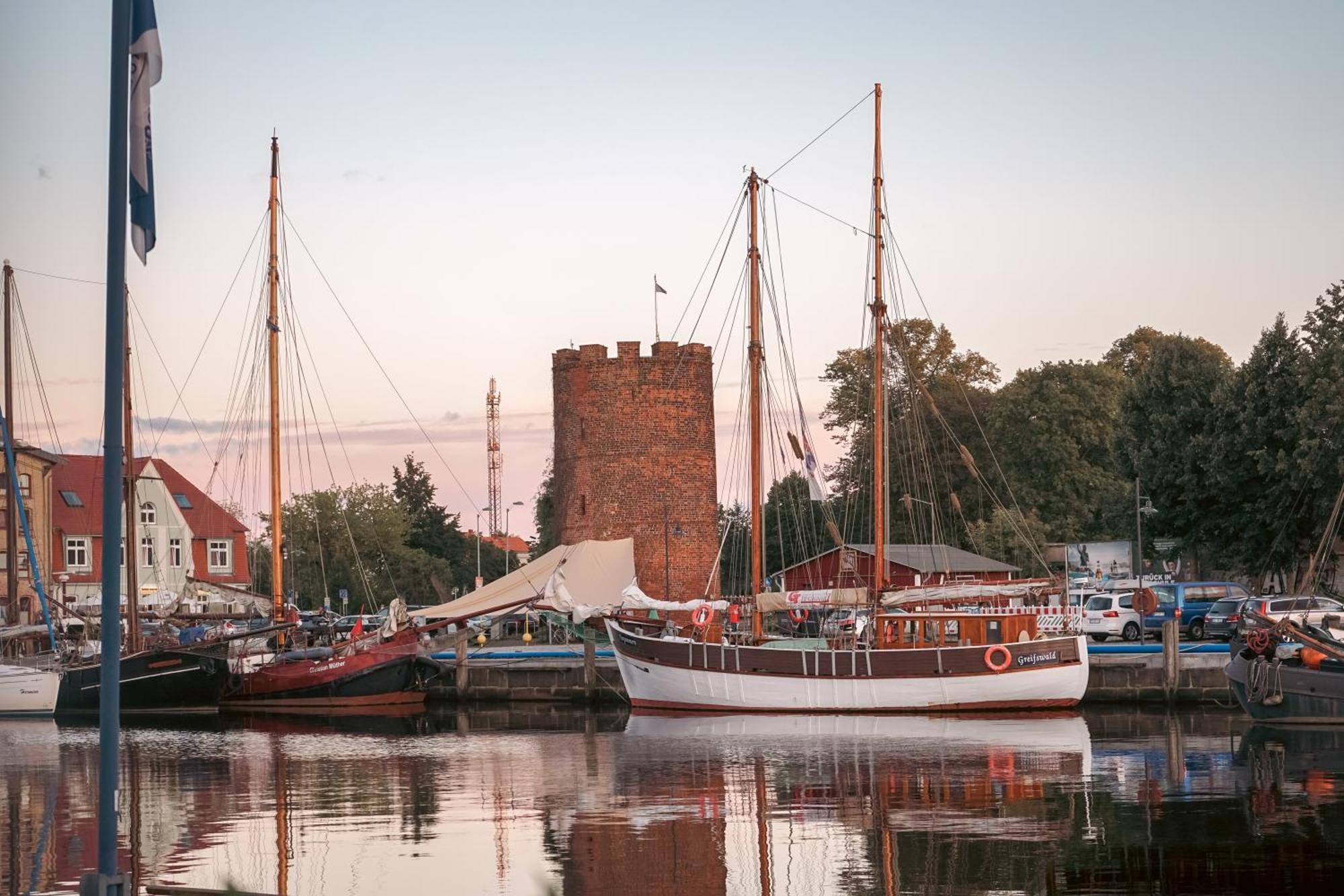 Slube Am Yachthafen Greifswald Hotel Exterior foto